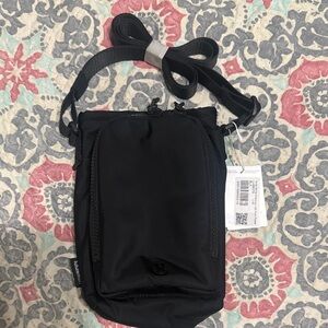 Lululemon Water Bottle Crossbody with Front Pocket